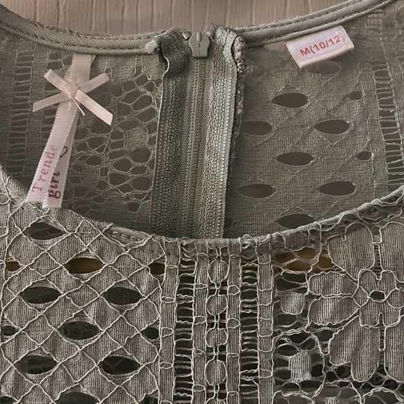 Girl dress size 10/12  color light green - Picture 3 of 4